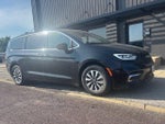 2024 Pacifica Plug-In Hybrid Thumbnail 2