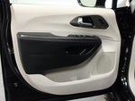 2024 Pacifica Plug-In Hybrid Thumbnail 10