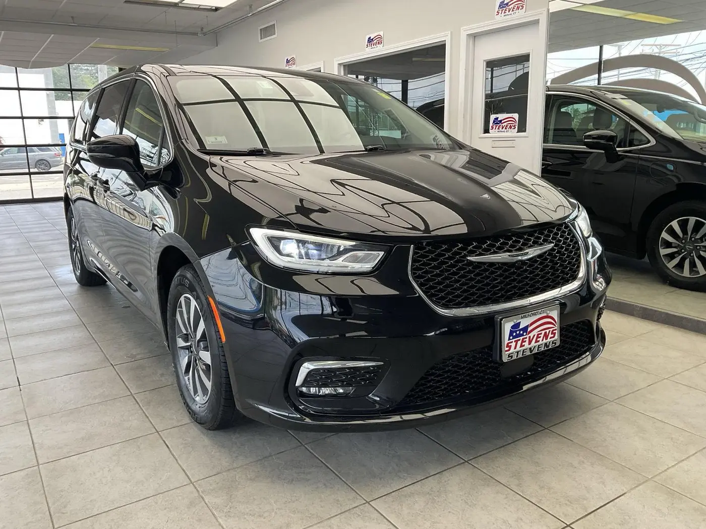 2024 Chrysler Pacifica - $25,995