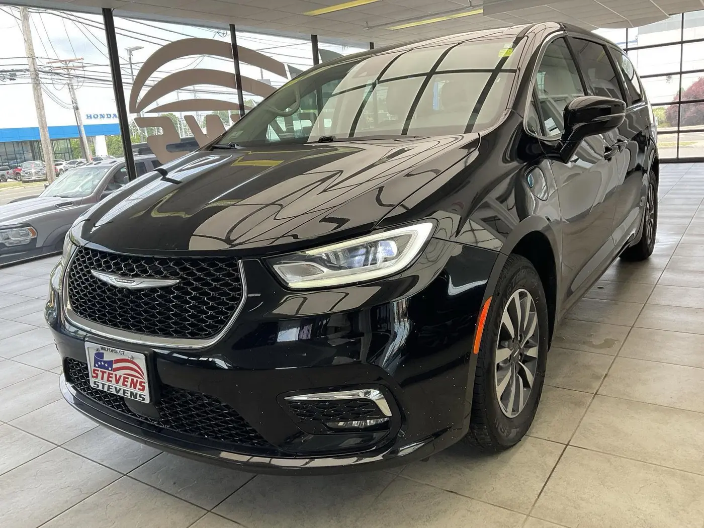 2024 Chrysler Pacifica - $25,995