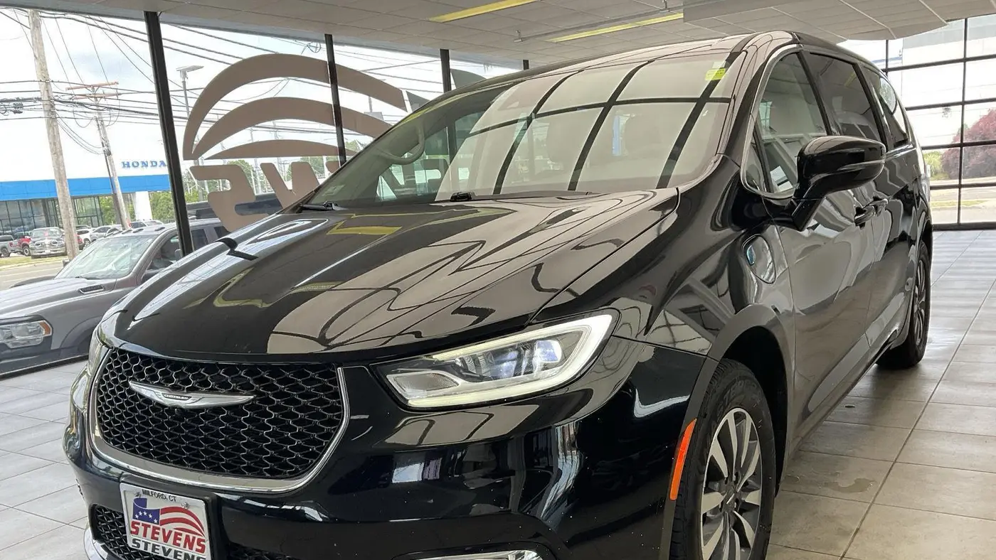 2024 Chrysler Pacifica Plug-In Hybrid Select