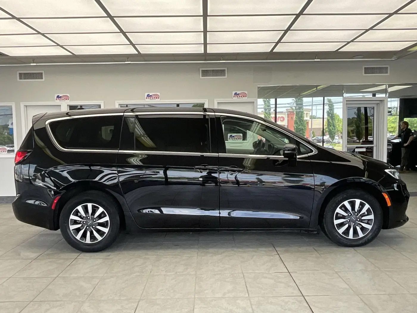 2024 Chrysler Pacifica - $25,995