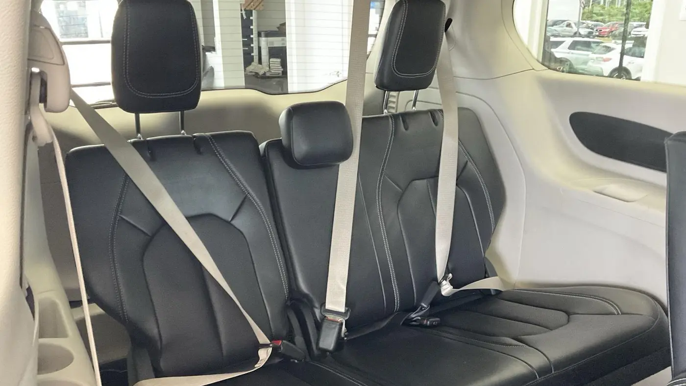 2024 Chrysler Pacifica Plug-In Hybrid Select