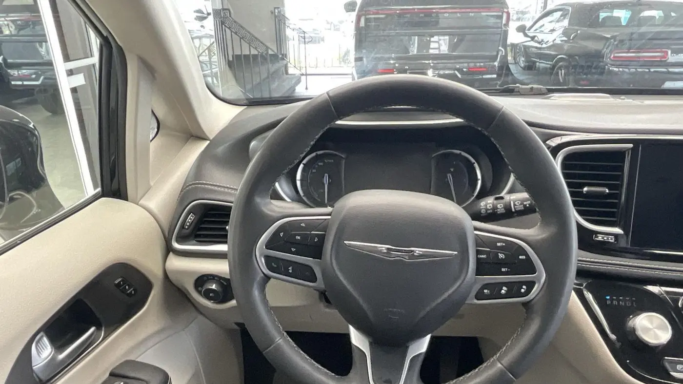2024 Chrysler Pacifica Plug-In Hybrid Select