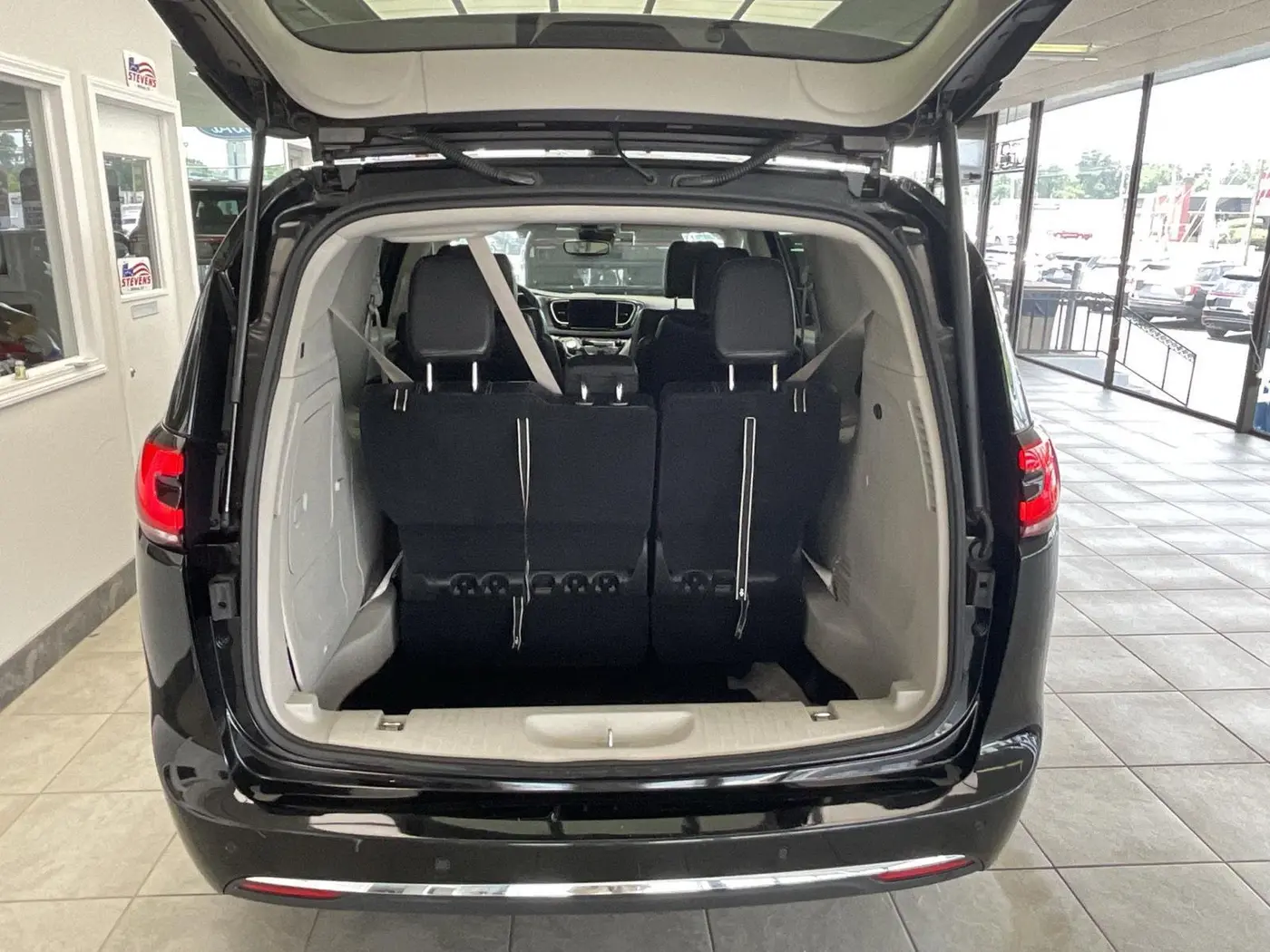 2024 Chrysler Pacifica - $25,995