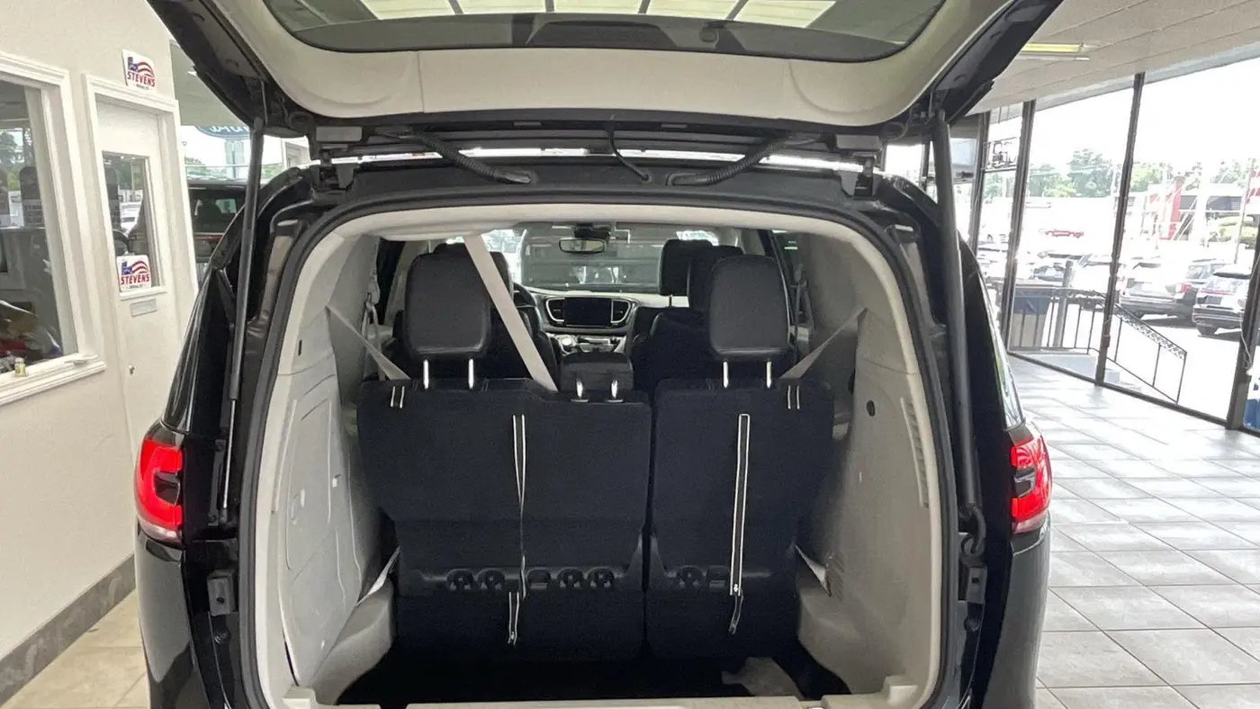 2024 Chrysler Pacifica Plug-In Hybrid Select