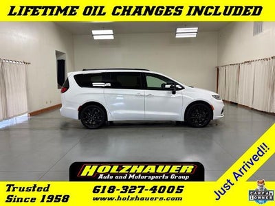 2024 Chrysler Pacifica AWD Touring L 4DR Mini-Van