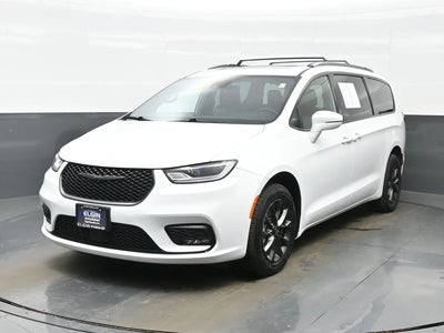 Photo of a 2021 Chrysler Pacifica AWD Touring L 4DR Mini-Van for sale