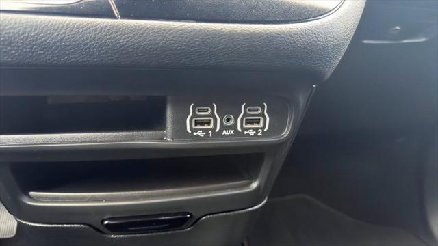 2023 Chrysler Pacifica - $28,699