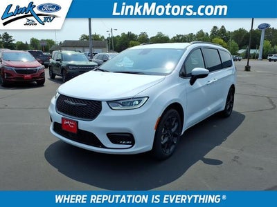 2023 Chrysler Pacifica AWD Touring L 4DR Mini-Van