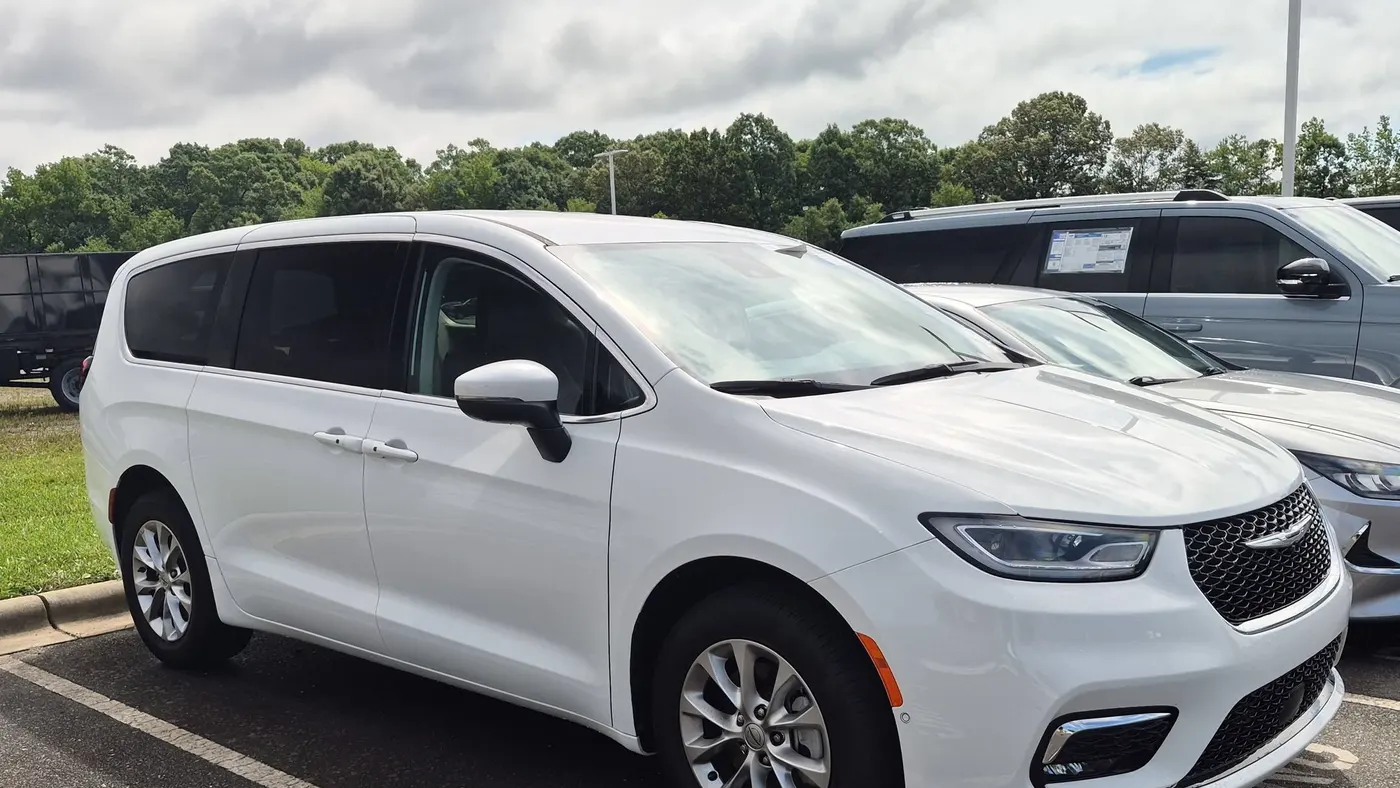 Preowned 2023 Chrysler Pacifica Touring L for Sale