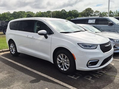 2023 Chrysler Pacifica AWD Touring L 4DR Mini-Van