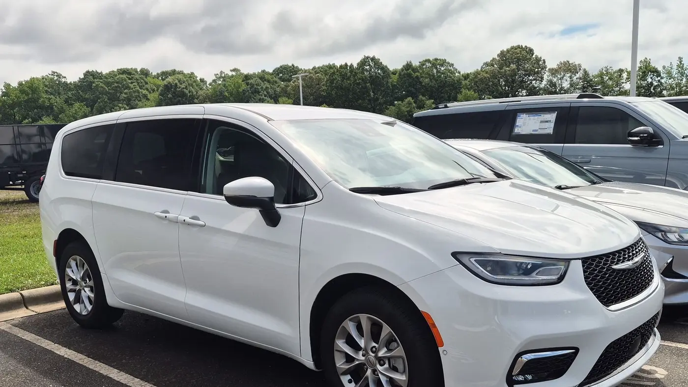 Preowned 2023 Chrysler Pacifica Touring L for Sale