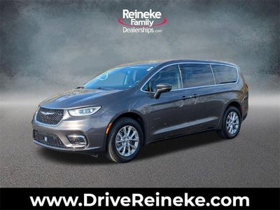 2023 Chrysler Pacifica AWD Touring L 4DR Mini-Van