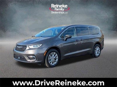 Photo of a 2023 Chrysler Pacifica AWD Touring L 4DR Mini-Van for sale