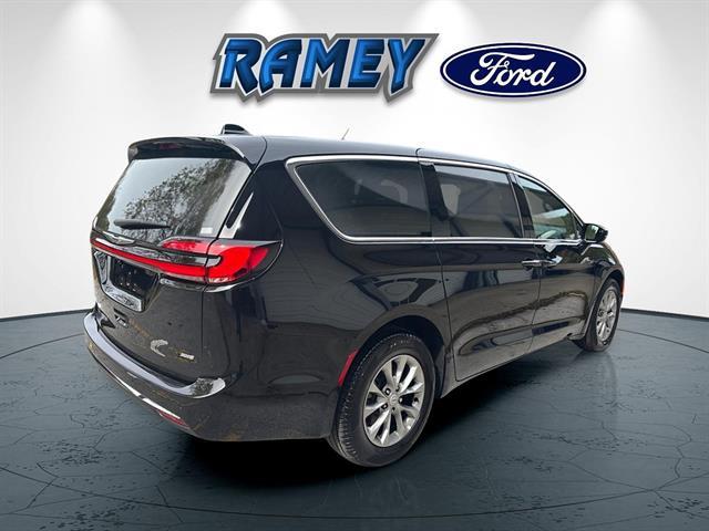 2026 Chrysler Pacifica - $42,494