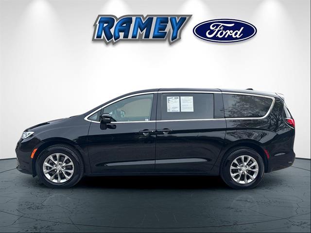 2026 Chrysler Pacifica - $42,494