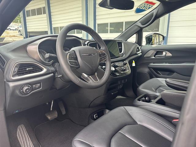 2026 Chrysler Pacifica - $42,494