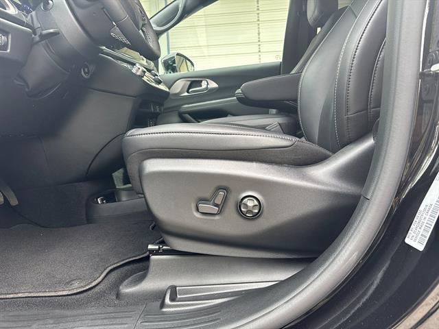 2026 Chrysler Pacifica - $42,494
