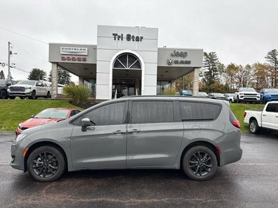 Photo of a 2020 Chrysler Pacifica AWD Launch Edition 4DR Mini-Van for sale