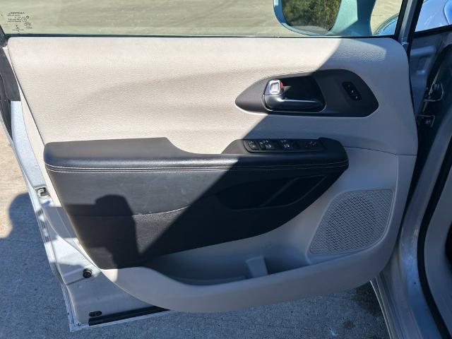 2022 Chrysler Pacifica - $19,721