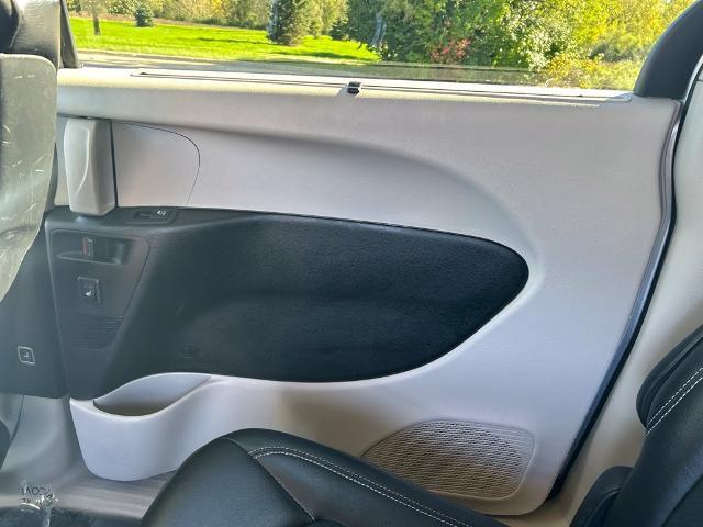 2022 Chrysler Pacifica - $19,721