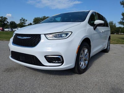 2023 Chrysler Pacifica AWD Touring L 4DR Mini-Van