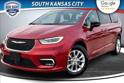 Photo of a 2025 Chrysler Pacifica AWD Select 4DR Mini-Van for sale