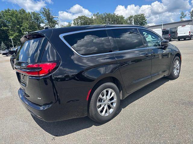 2025 Chrysler Pacifica - $36,304