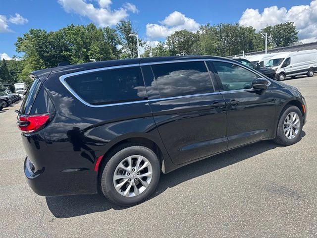 2025 Chrysler Pacifica - $36,304