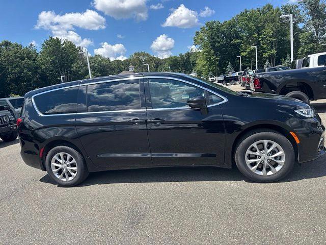 2025 Chrysler Pacifica - $36,304