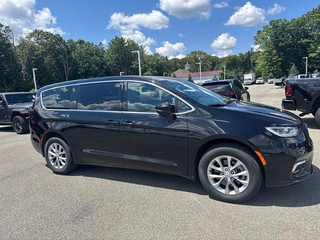 2025 Chrysler Pacifica - $36,304