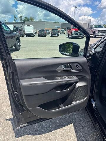 2025 Chrysler Pacifica - $36,304