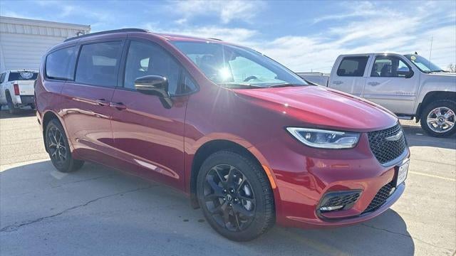 Preowned 2026 Chrysler Pacifica Select for Sale