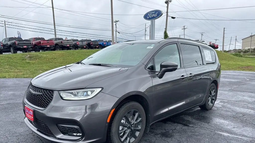 2021 Chrysler Pacifica Touring L