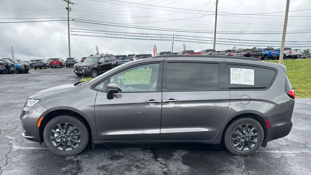 2021 Chrysler Pacifica Touring L