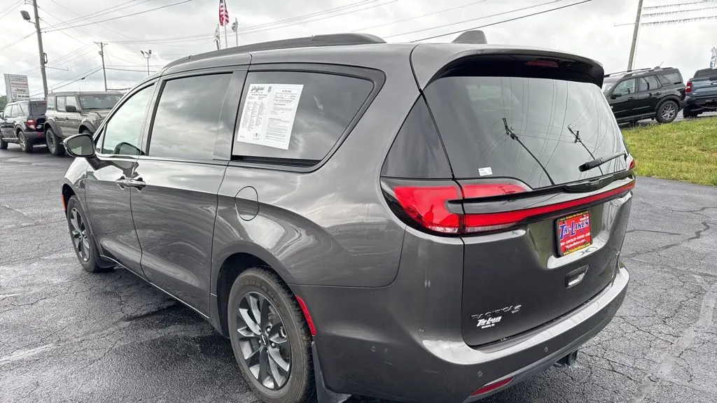 2021 Chrysler Pacifica Touring L