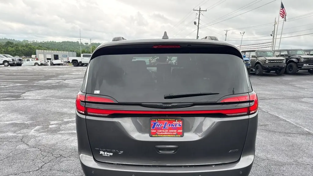 2021 Chrysler Pacifica Touring L