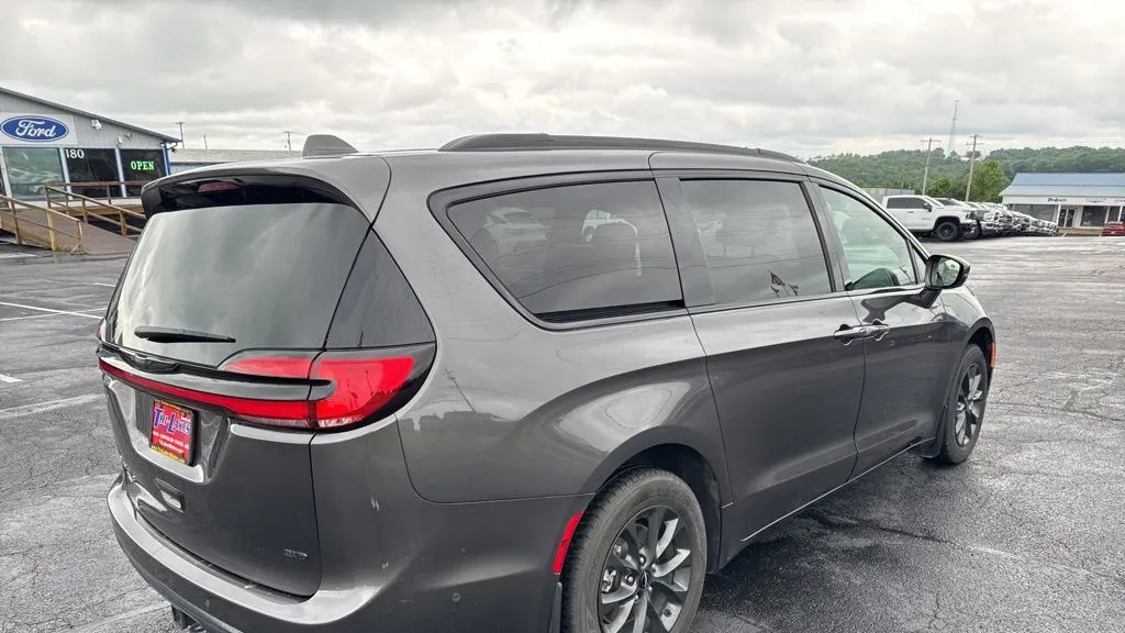 2021 Chrysler Pacifica Touring L