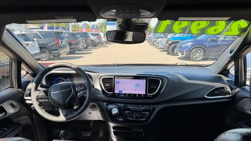 2022 Chrysler Pacifica Touring L