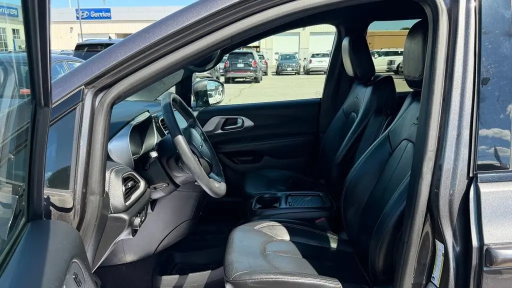 2022 Chrysler Pacifica Touring L