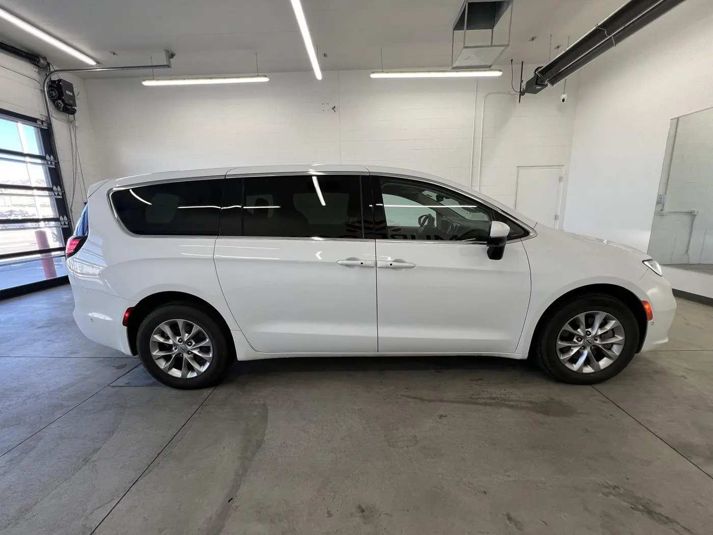 2023 Chrysler Pacifica - $13,990