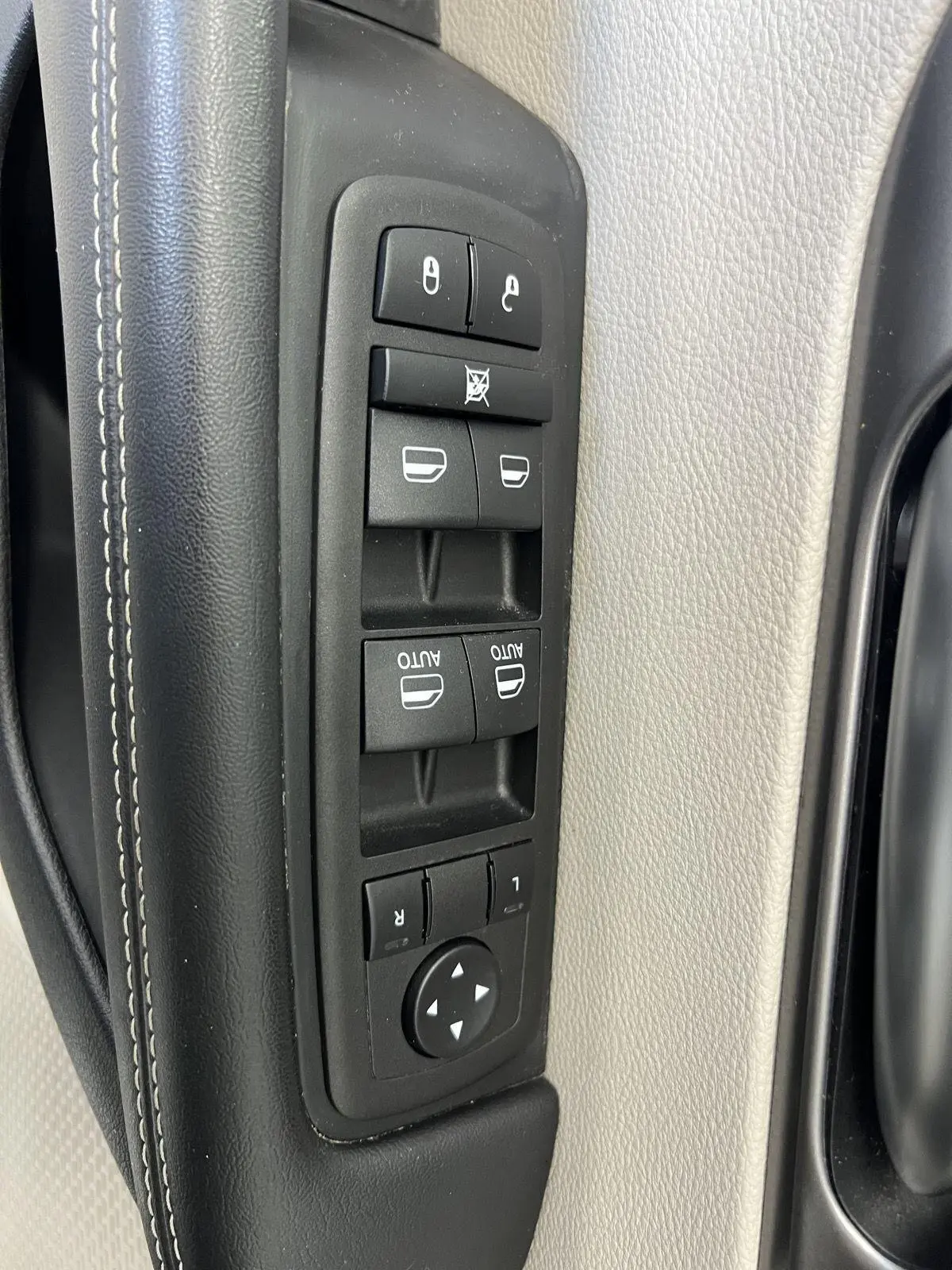 2023 Chrysler Pacifica - $13,990