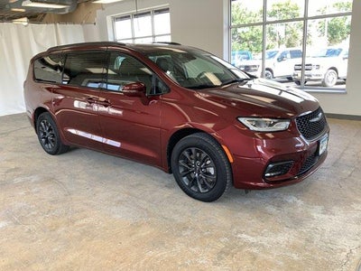 2022 Chrysler Pacifica AWD Touring L 4DR Mini-Van
