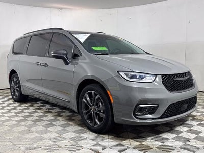 2023 Chrysler Pacifica AWD Touring L 4DR Mini-Van