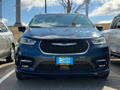 Photo of a 2022 Chrysler Pacifica AWD Touring L 4DR Mini-Van for sale