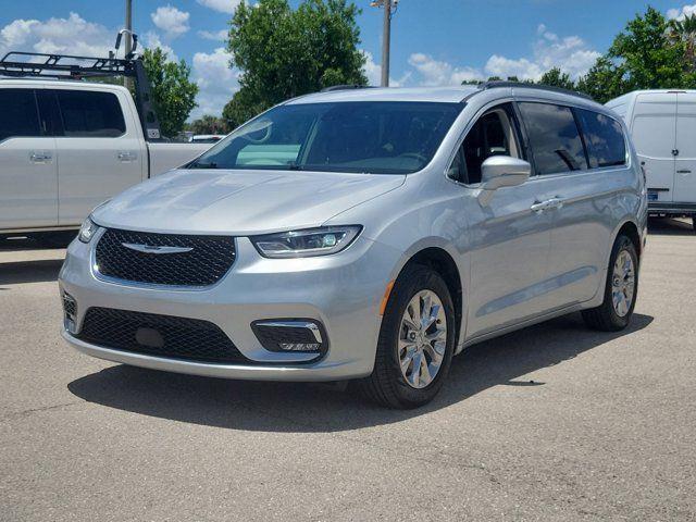 2022 Chrysler Pacifica - $23,789