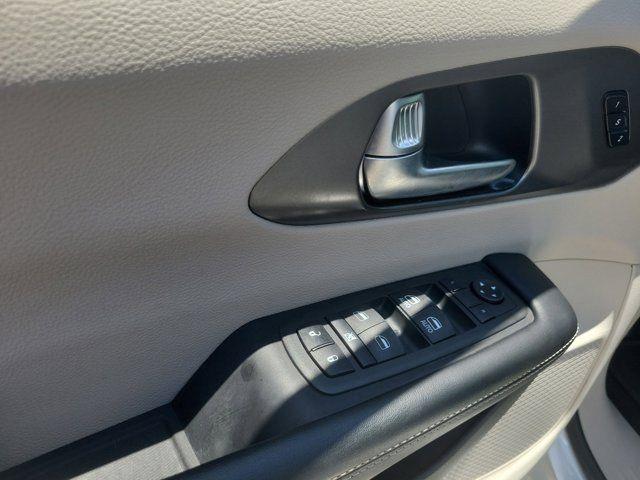 2022 Chrysler Pacifica - $23,789