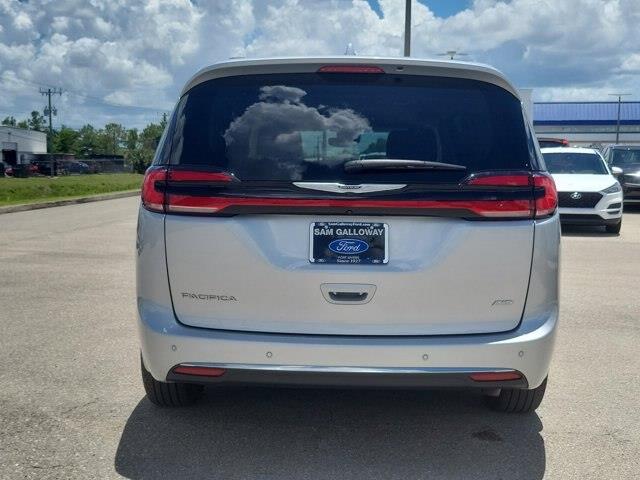 2022 Chrysler Pacifica - $19,234