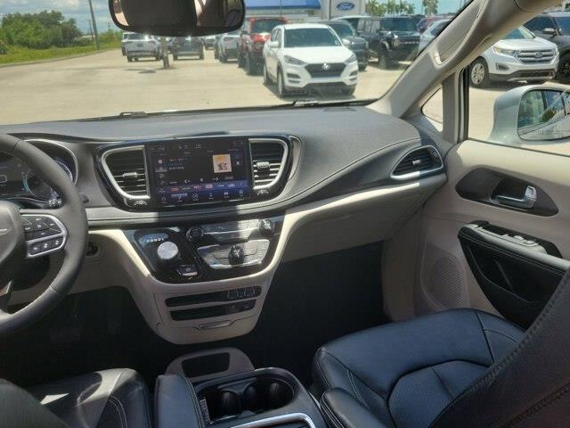 2022 Chrysler Pacifica - $19,234